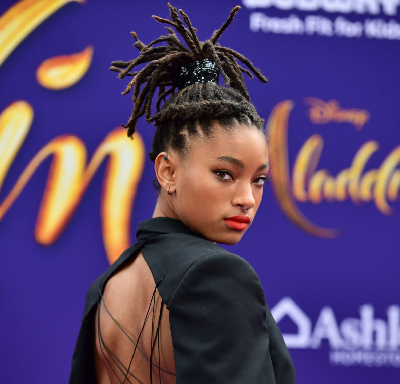 Willow Smith på premieren til Aladdin med pappa Will Smith i Los Angeles mai 2019 (Rodin Eckenroth/WireImage)