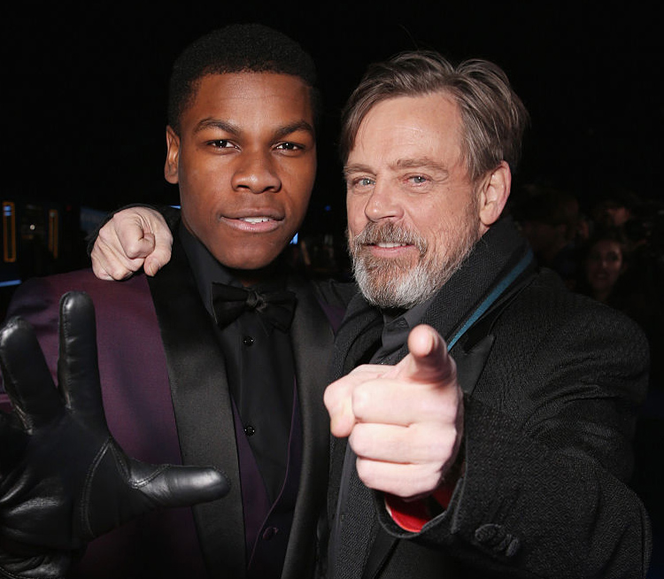 John Boyega og Star Wars-O.G. Mark Hamill på premieren til The Force Awakens i Hollywood (Todd Williamson/Getty)