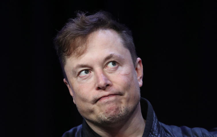 Elon Musk har blitt pappa. Her snakker han om SpaceX på Satellite Conference and Exhibition i mars 2020 i Washington, DC (Win McNamee/Getty)