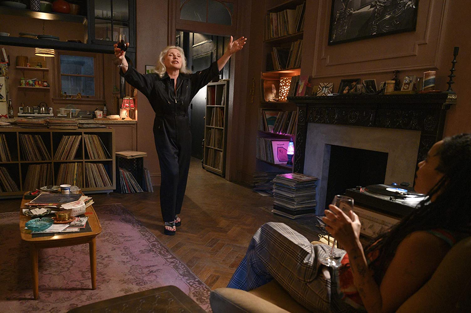 Debbie Harry fra Blondie dukker plutselig opp (Hulu)