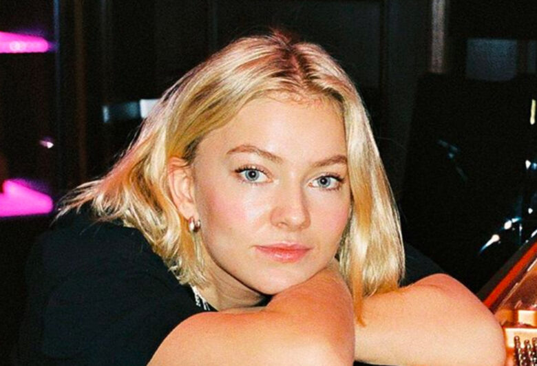 Astrid S (Island/Universal)