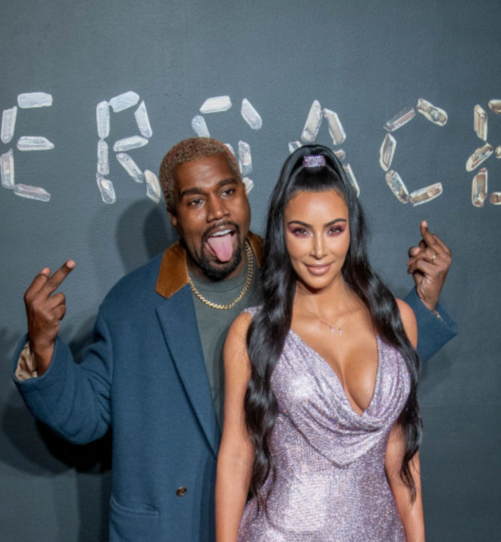 Kanye West og Kim Kardashian West på Versace 2019-visning (Roy Rochlin/Getty)