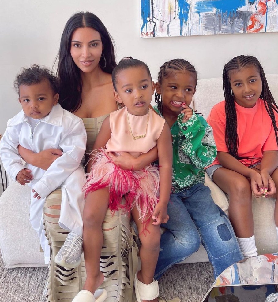 Kim Kardashian Bianca Censori feires på Instagram via Kanye West Kim Kardashian