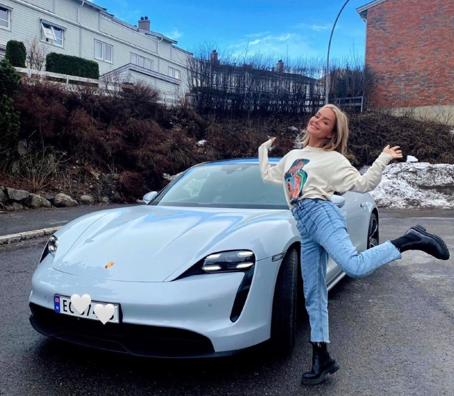 sophie-elise-isachsen-porche-taycan-s4