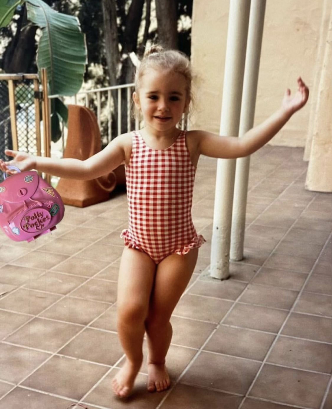 Lily Collins som liten Polly Pocket-fan (Instagram/lilycollins)