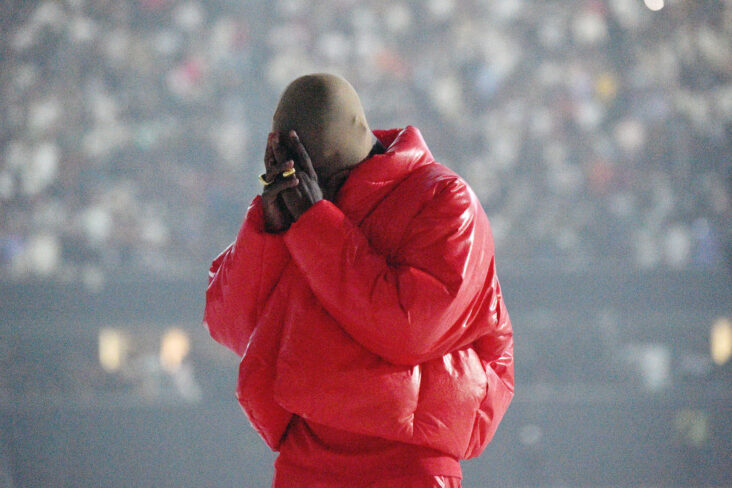 Kanye West på lyttefest for DONDA i Mercedes-Benz Stadium i Atlanta, Georgia torsdag 22. juli 2021 (Kevin Mazur/Getty/Universal Music Group)
