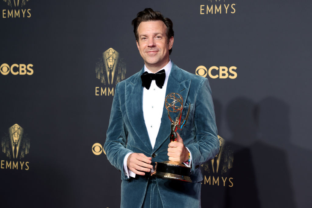 Jason Sudeikis vant Emmy for Apple TV Plus-serien Ted Lasso i Los Angeles 19. september 2021 (Rich Fury/Getty)