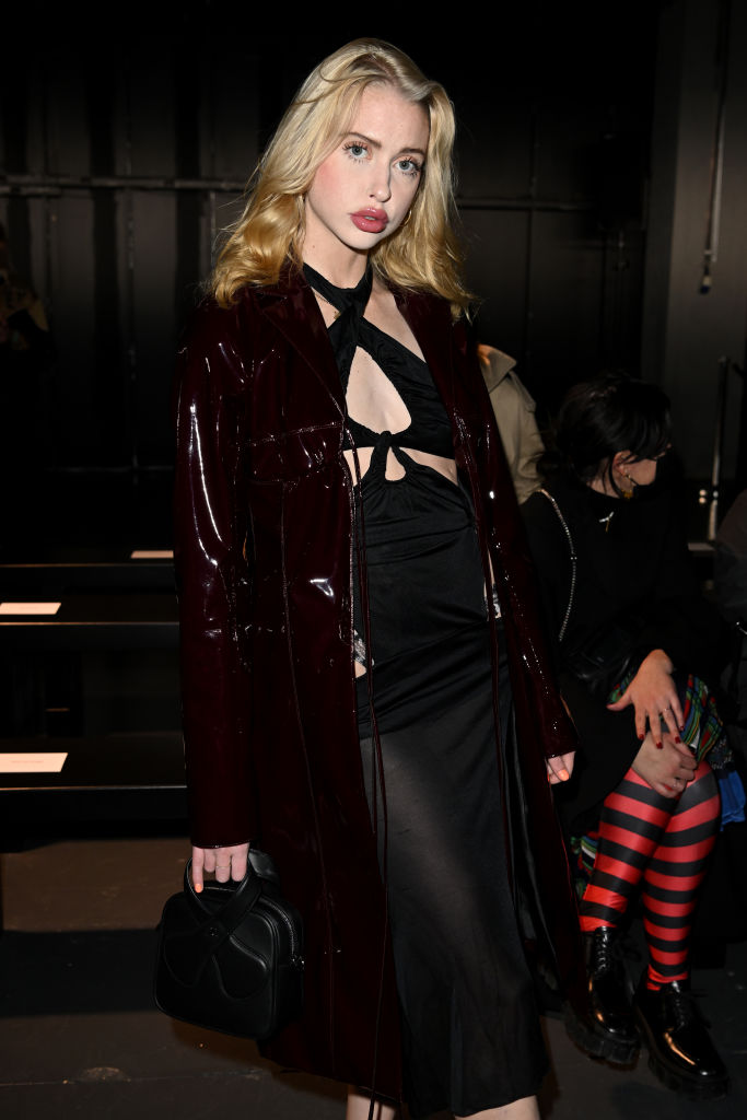 Chloe Cherry på Supriya Lele-visningen under London Fashion Week February 2022 på BFC NEWGEN Show Space 21. februar 2022 (Jeff Spicer/BFC/Getty)