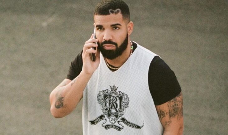 Drake selger husene i Hidden HIlls etter 10 år (instagram/champagnepapi)