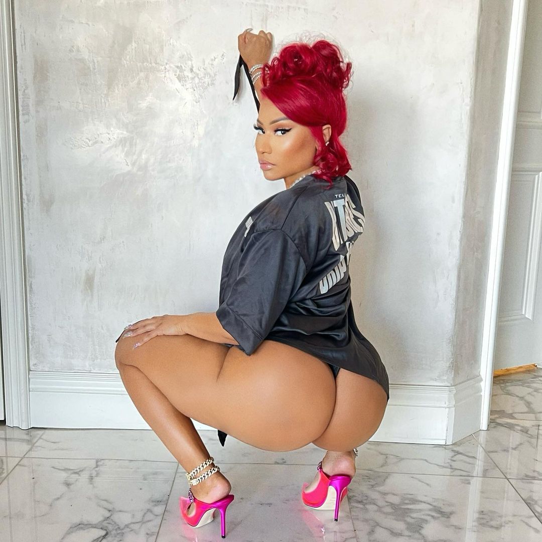 Nicki-Minaj-booty-instagram-anaconda-james-corden-carpool-karaoke-adele