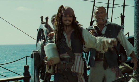 I've got a jar of dirt-scenen i Pirates of the Caribbean var improvisert av Johnny Depp