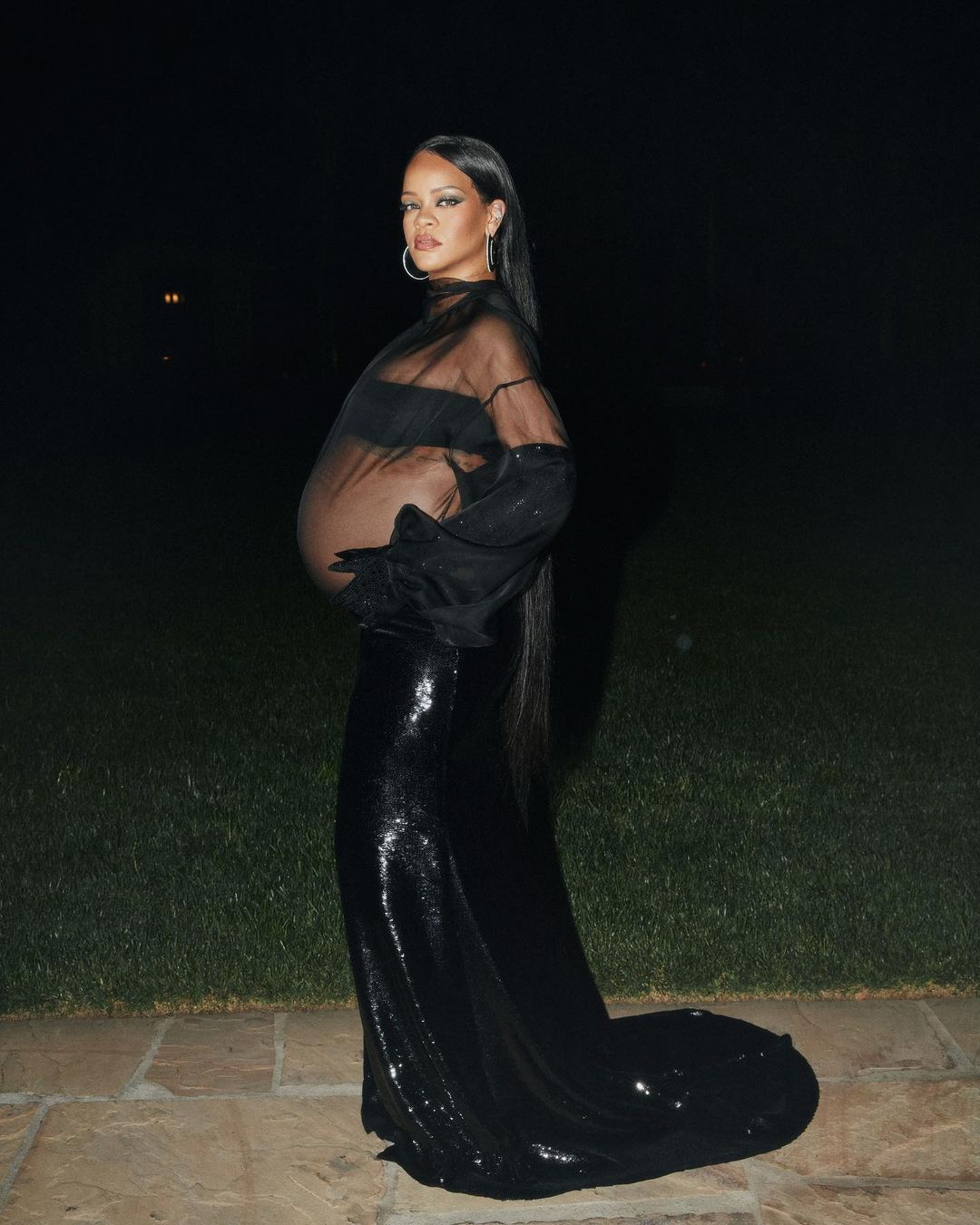 Rihanna pregnant fashion week rakim gives birth boy gutt son asap rocky