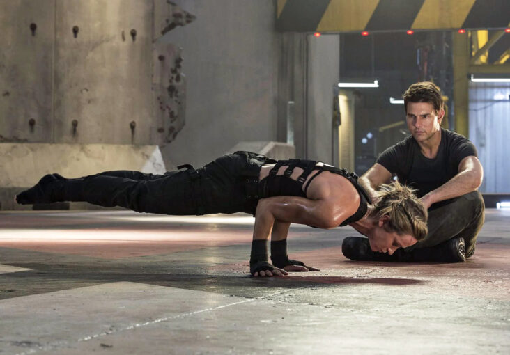 Edge of Tomorrow Part 2 med Tom Cruise og Emily Blunt bør skje (Warner Bros.)