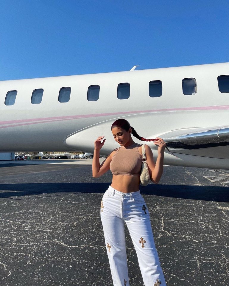 Kylie Jenner 2019 Bombardier Global Express BD-700 Travis Scott Instagram private jet van nuys 2