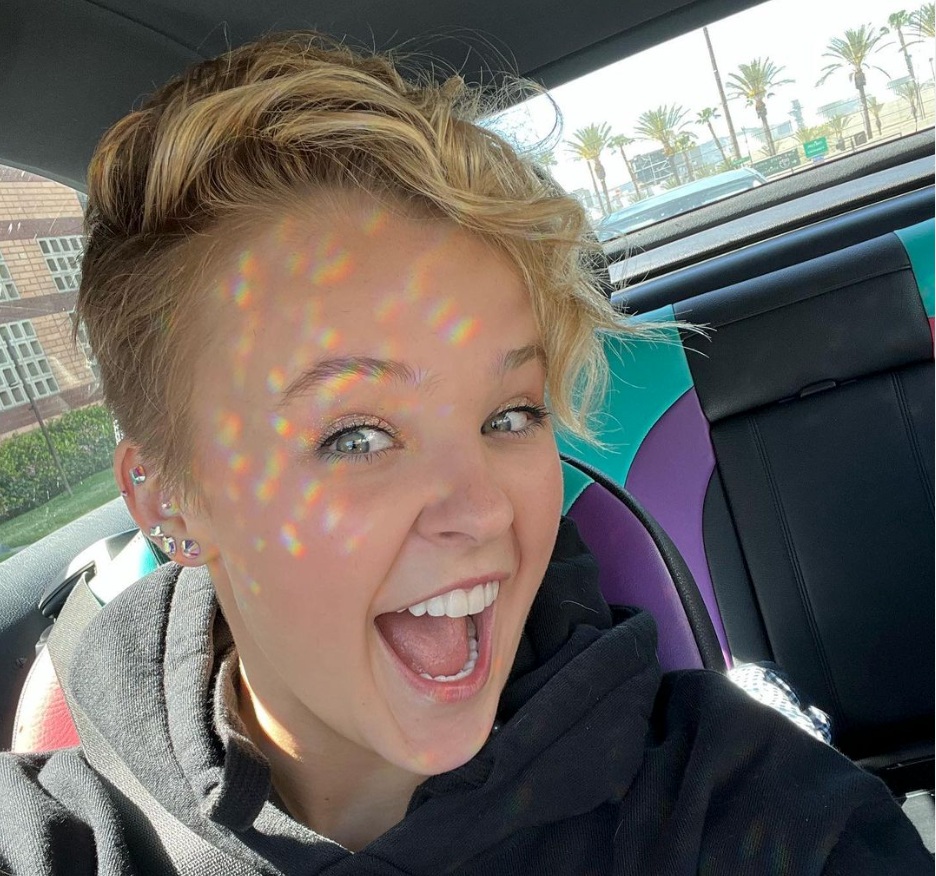 JoJo Siwa svarer kritikken etter lesbisk-kommentar