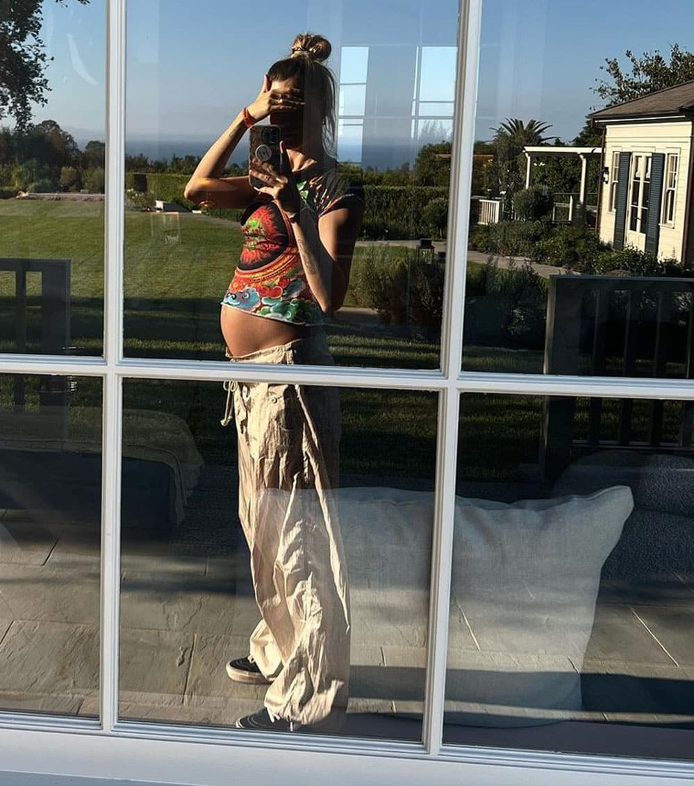 Behati Prinsloo Sumner Stroh Instagram model Adam Levine TikTok Maroon 5