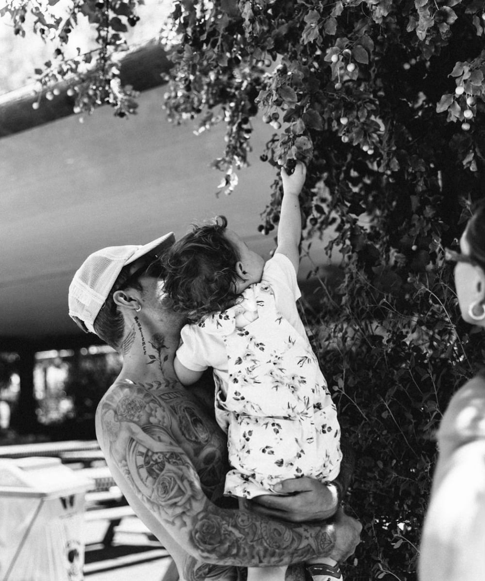 Justin Bieber Hailey Bieber barn