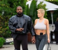 Kanye West og Bianca Censori utenfor Supreme på Sunset Boulevard i West Hollywood i mai 2023 (MEGA/GC Images)