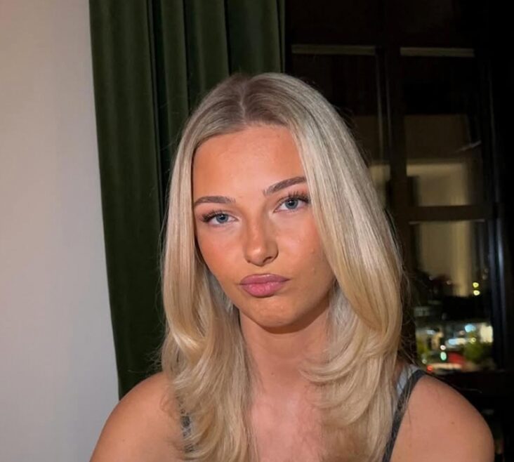 Andrea Ludvigsen hosted by andrea 730