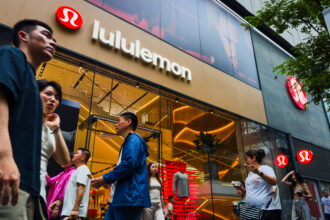 Lululemon er under hardt vær (Cheng Xin/Getty Images)