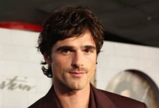 jacob elordi Margaret Qualley the dog stars flop