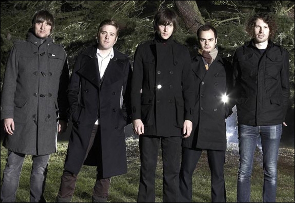 NY SKIVE OG MER OASIS-MORO FOR KAISER CHIEFS (POLYDOR/MCA/UNIVERSAL)